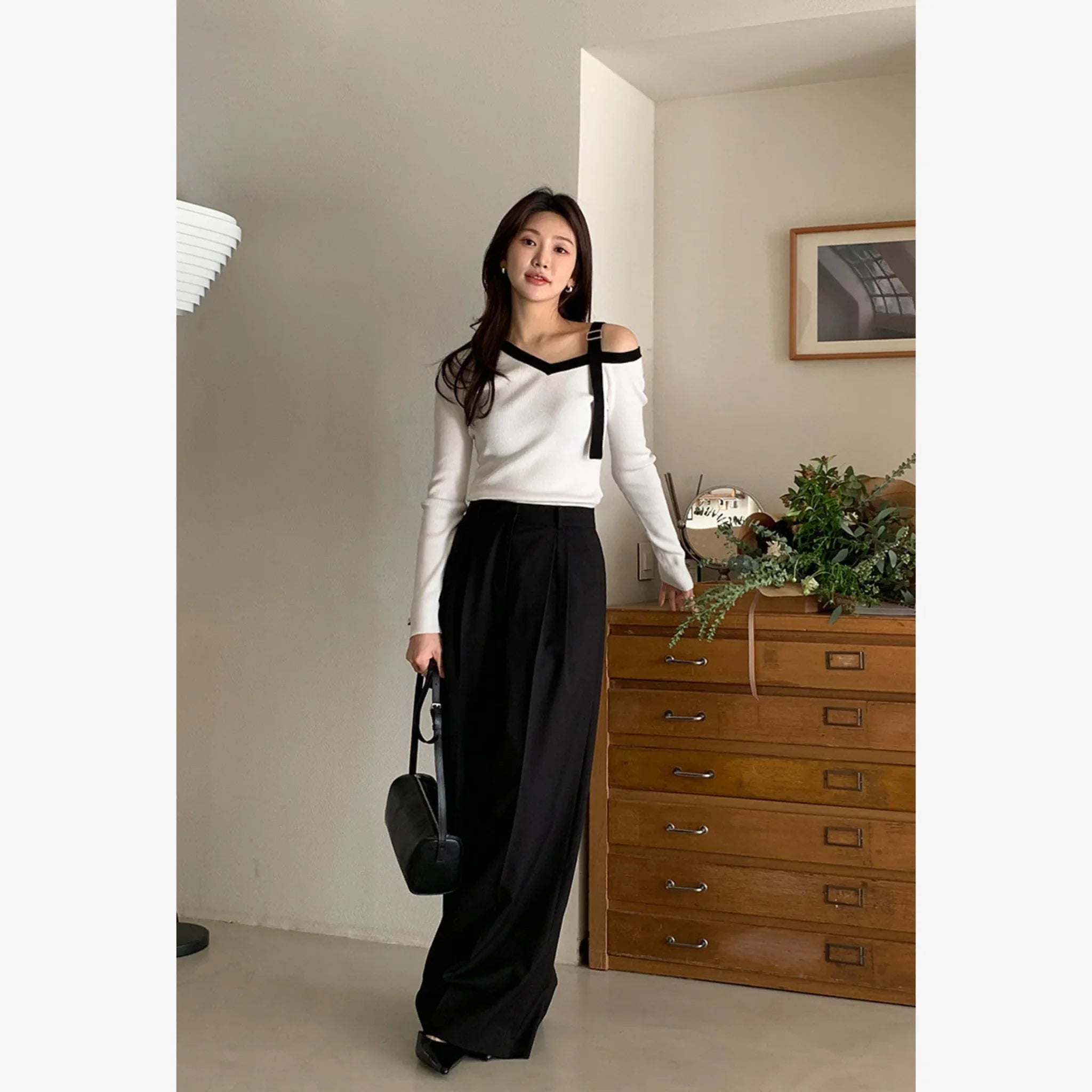 ARTID OFF-SHOULDER STRAP POINT KNIT-3