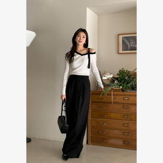 OFF-SHOULDER STRAP POINT KNIT