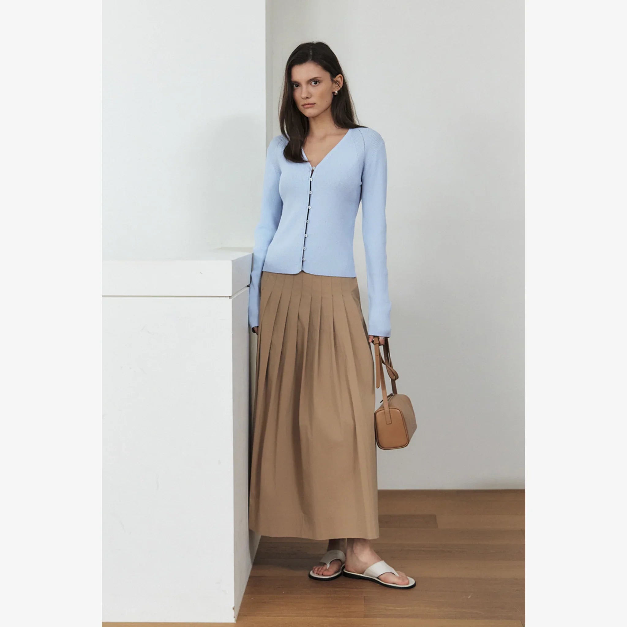 ARTID THREAD BUTTON V-NECK CARDIGAN-4