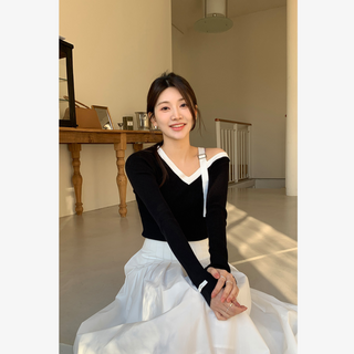 OFF-SHOULDER STRAP POINT KNIT