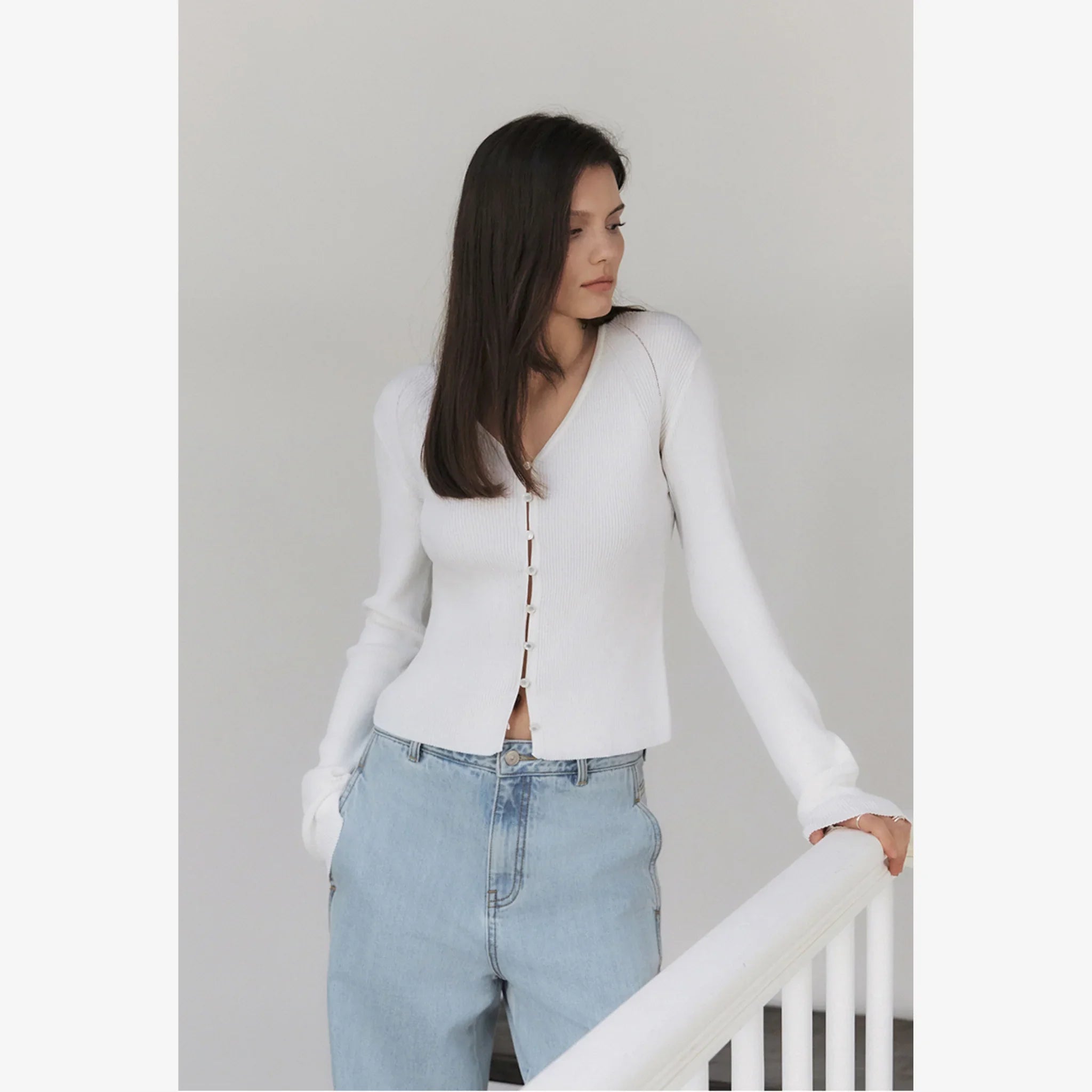 ARTID THREAD BUTTON V-NECK CARDIGAN-7